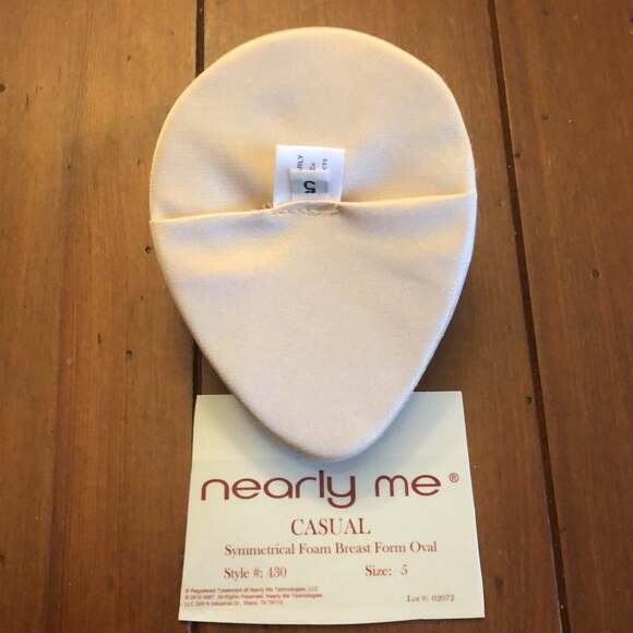 NEARLY ME CASUAL 430 NON-WEIGHTED FOAM OVAL BREAST PROSTHESIS - Picture 5 of 10